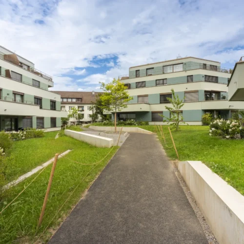 007_riehen_immo_haselrain.jpg__2500x1500_crop-1_subsampling-2_upscale-1